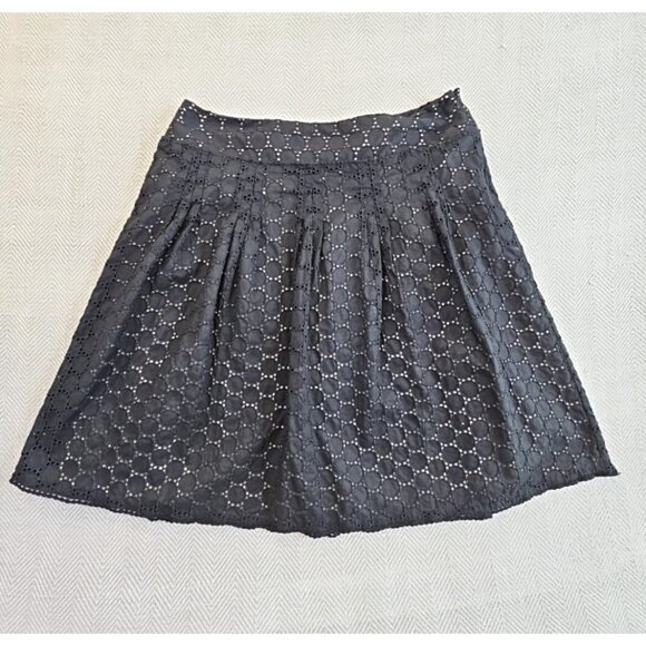 Ann Taylor Lace Eyelet Lined Skirt Women's 8P Black A-Line Mini Length EUC LN - Picture 1 of 10